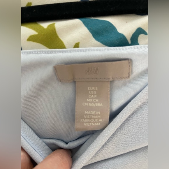 H&M tank top - Picture 3 of 3